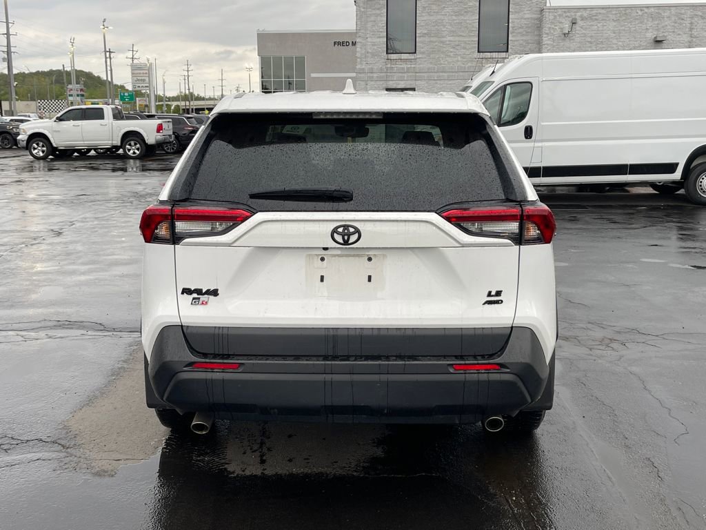 Used 2022 Toyota RAV4 LE AWD/4WD image 7