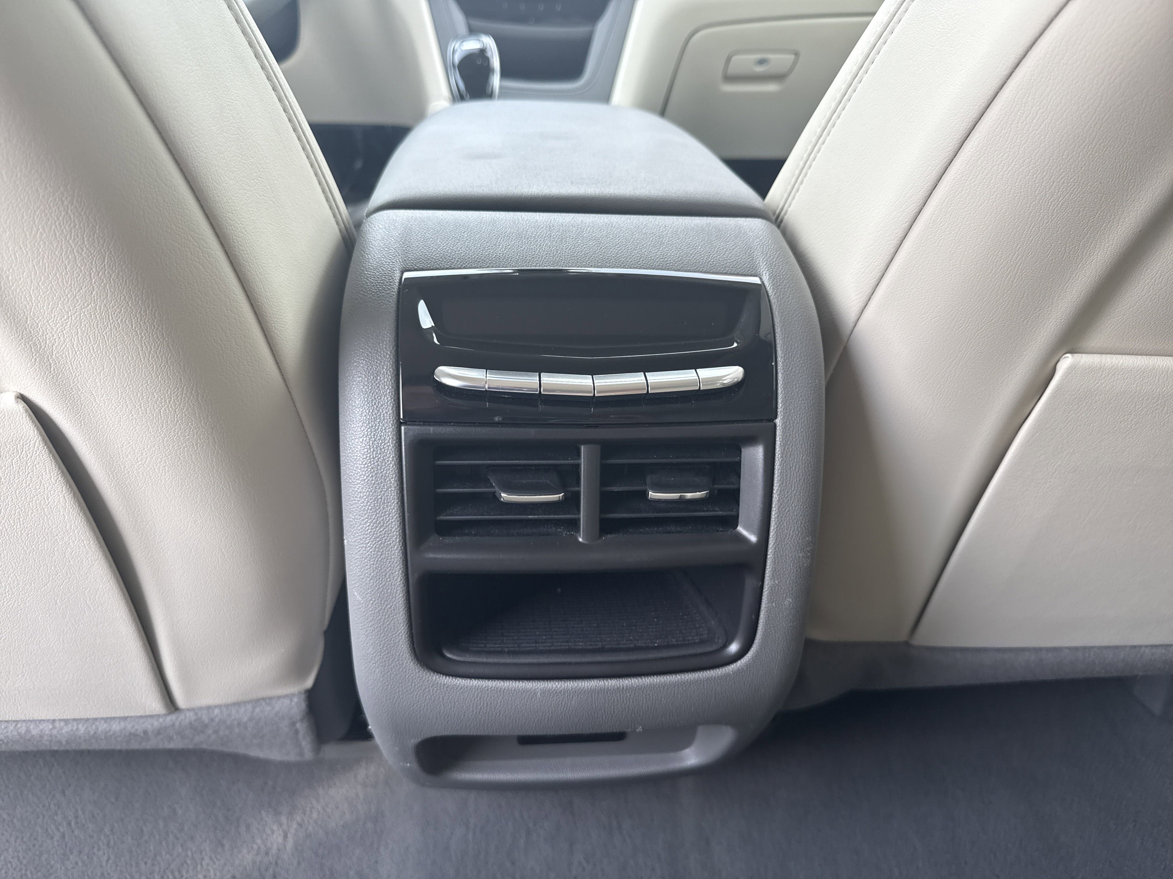 Used 2022 Cadillac XT5 Premium Luxury image 28