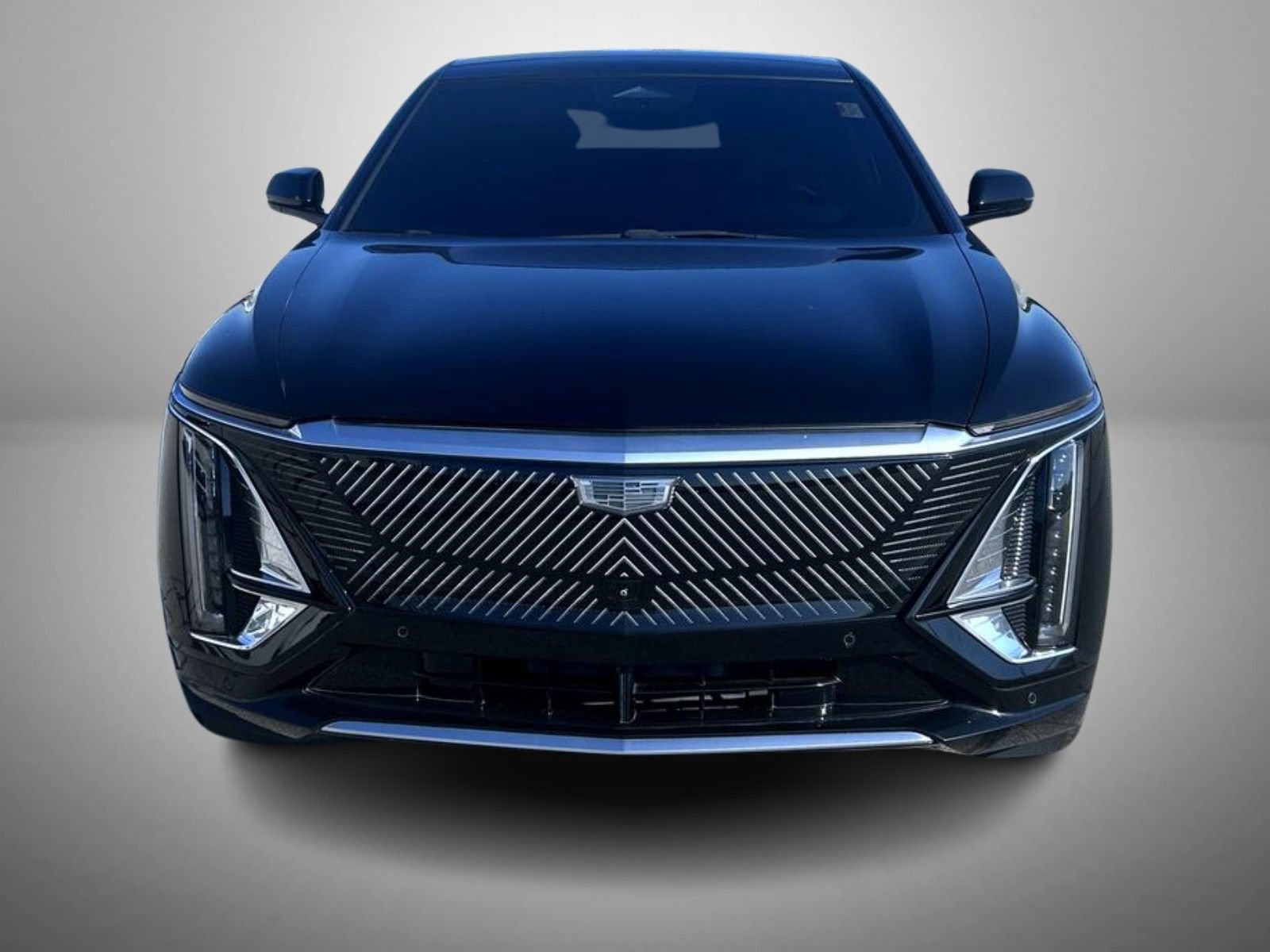Certified 2024 Cadillac Lyriq Luxury AWD/4WD image 2