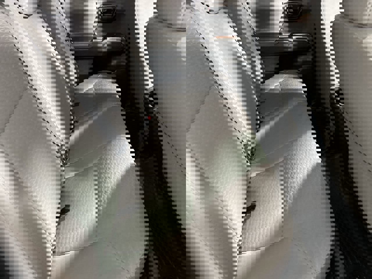 Used 2018 Toyota Tacoma SR5 image 25