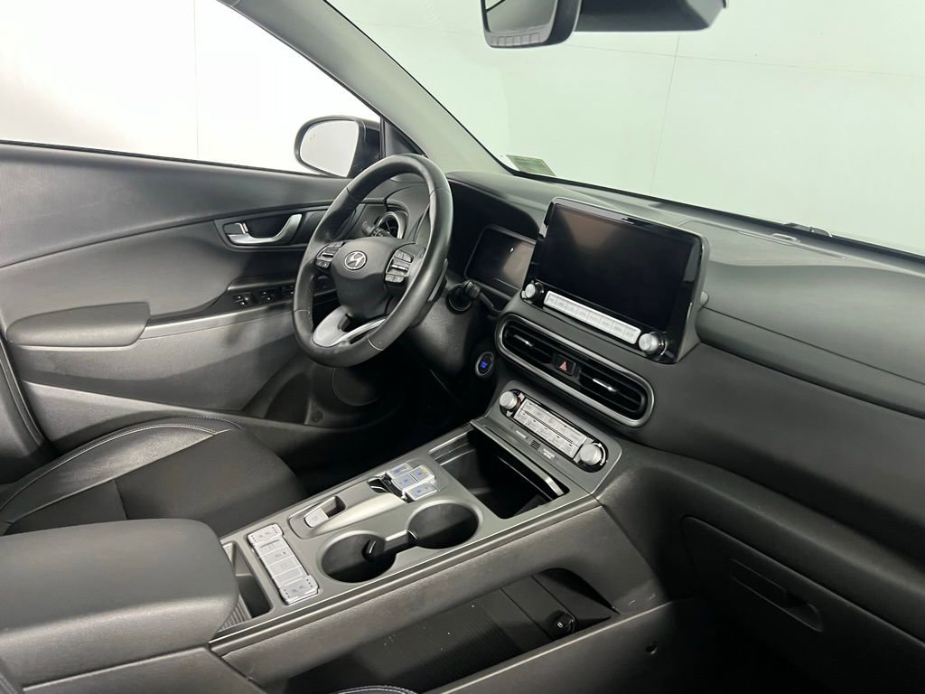 Used 2022 Hyundai Kona Limited w/ Cargo Package image 32
