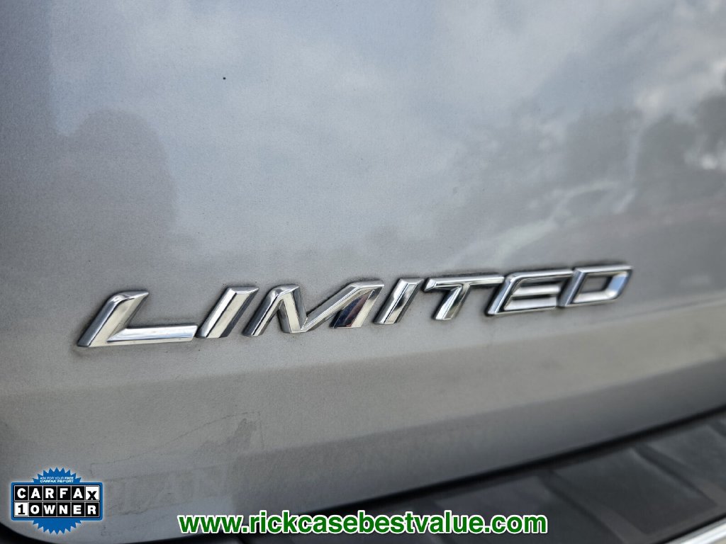 Used 2021 Ford Explorer Limited w/ Equipment Group 301A RWD image 17