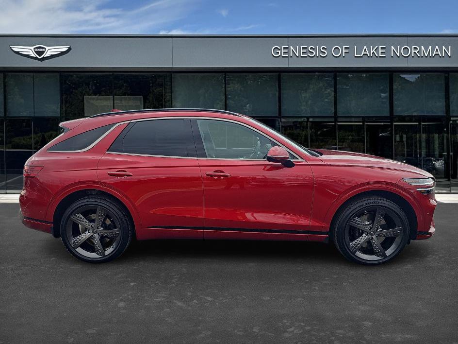 Used 2025 Genesis GV70 3.5T Sport w/ Sport Advanced Package image 3