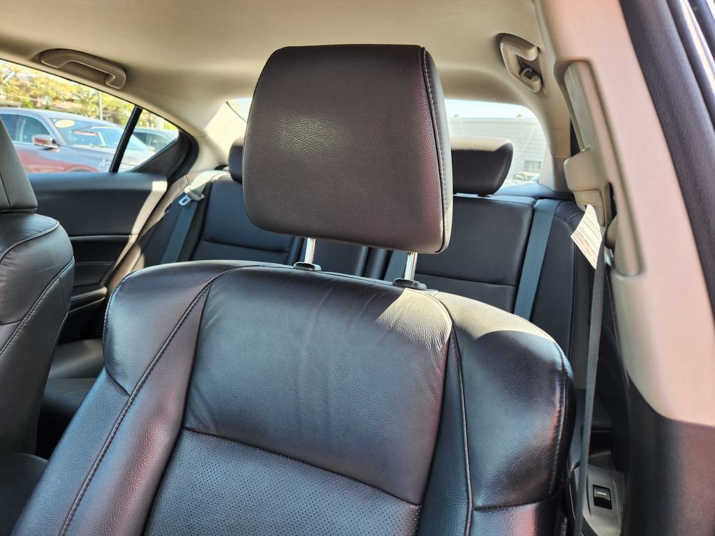 Used 2015 Acura ILX FWD image 11