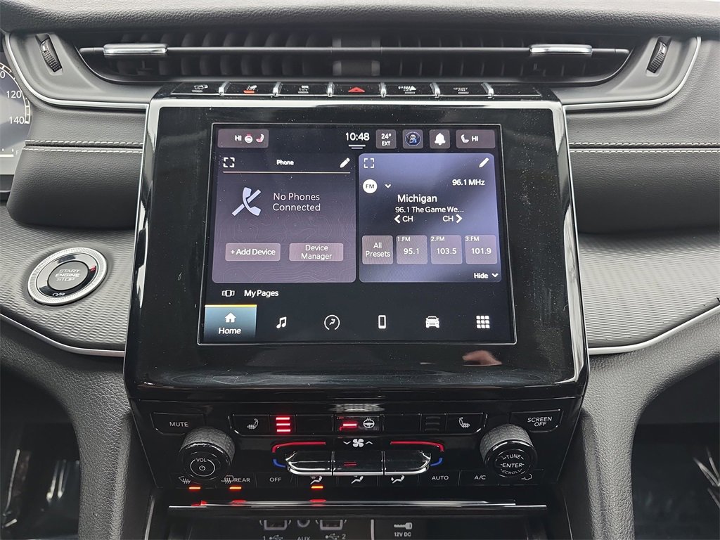 Used 2023 Jeep Grand Cherokee Laredo image 19