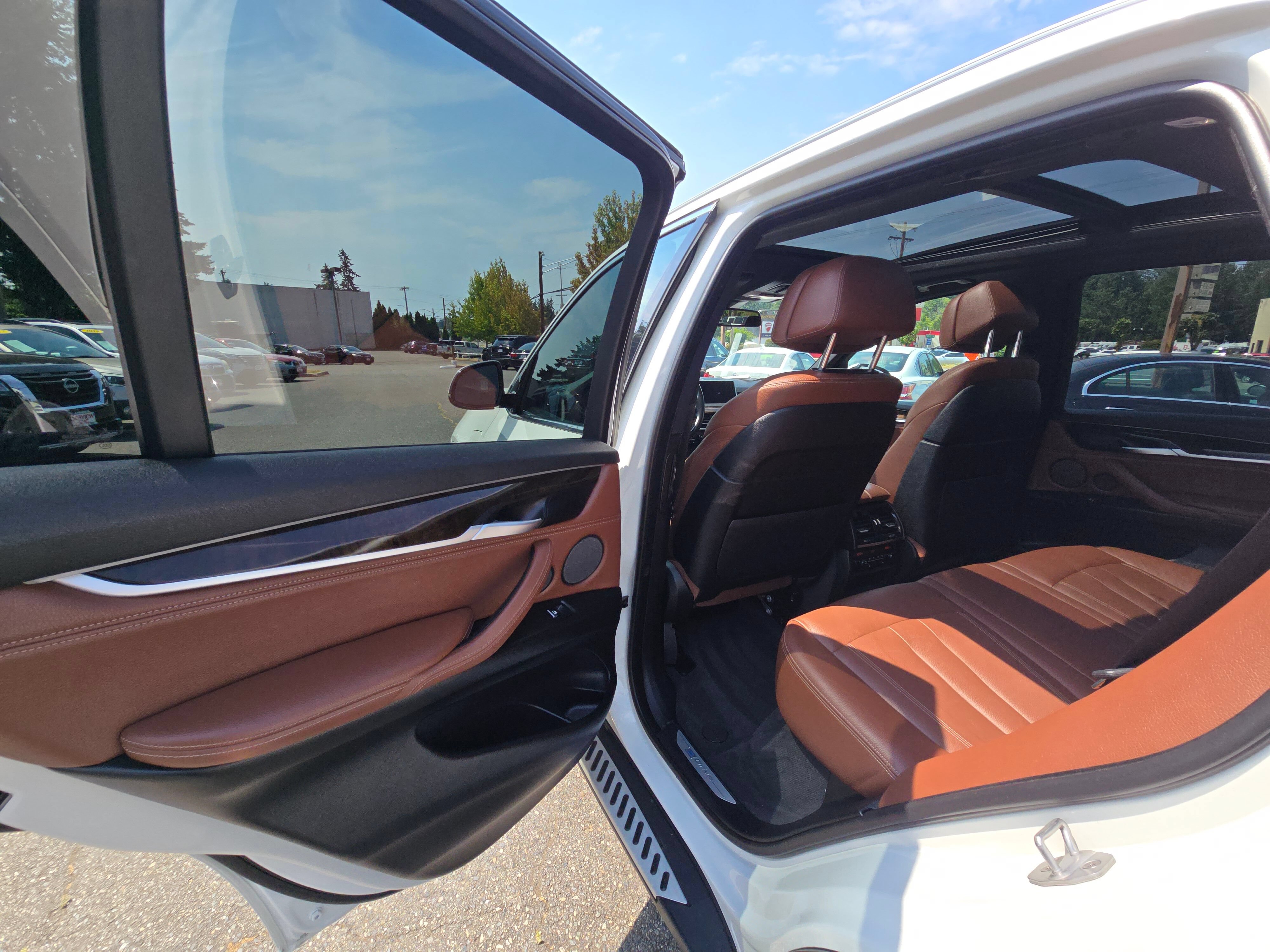 Used 2017 BMW X5 xDrive40e w/ Premium Package AWD/4WD image 16