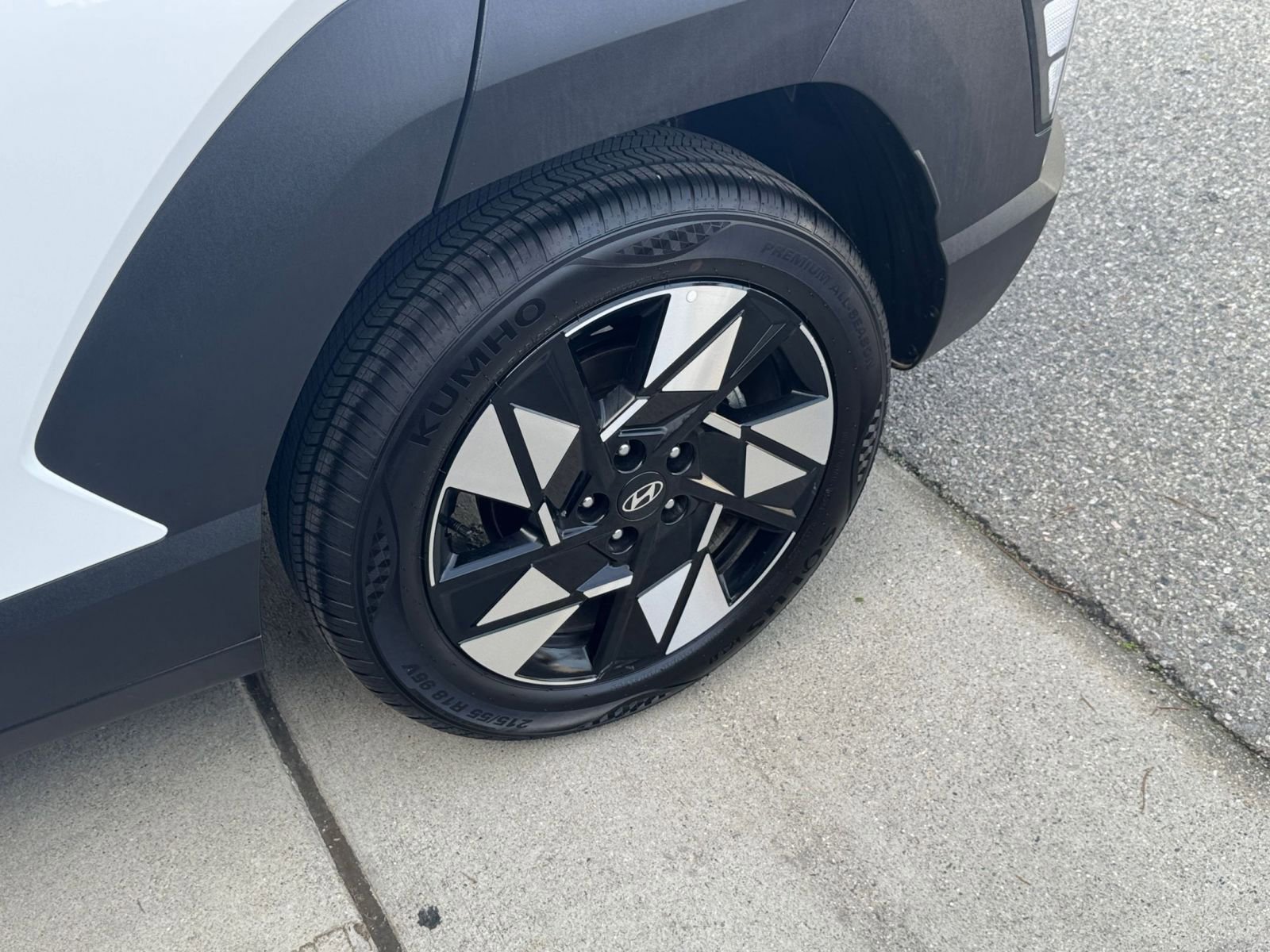 Used 2025 Hyundai Kona SEL image 30