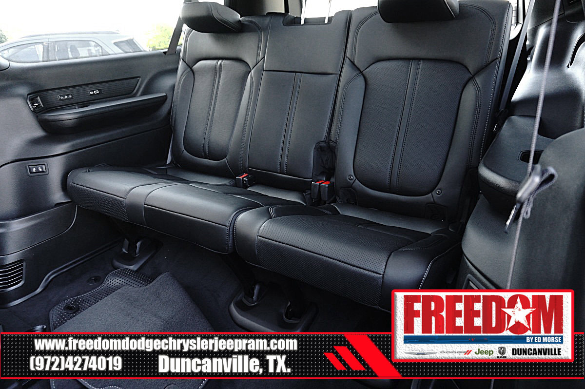 New 2025 Jeep Wagoneer L Series II w/ Premium Group I image 15