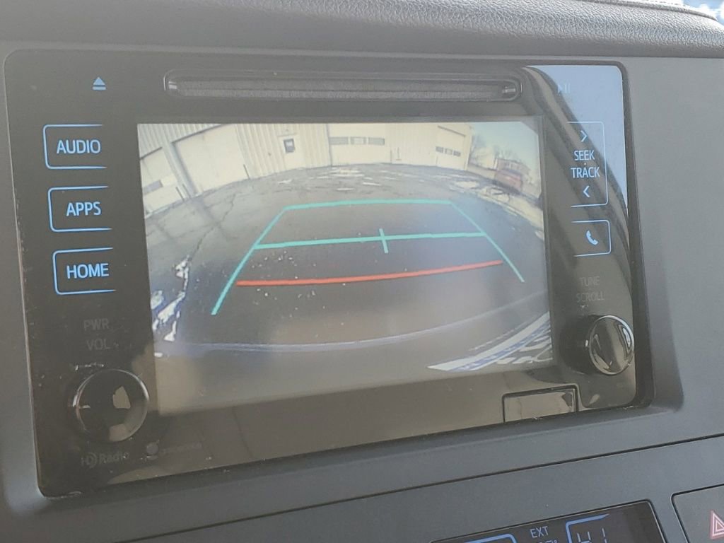 Used 2015 Toyota Sienna XLE image 17