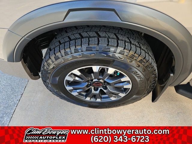 Used 2023 Nissan Titan PRO-4X w/ Pro-4x Convenience Package image 19
