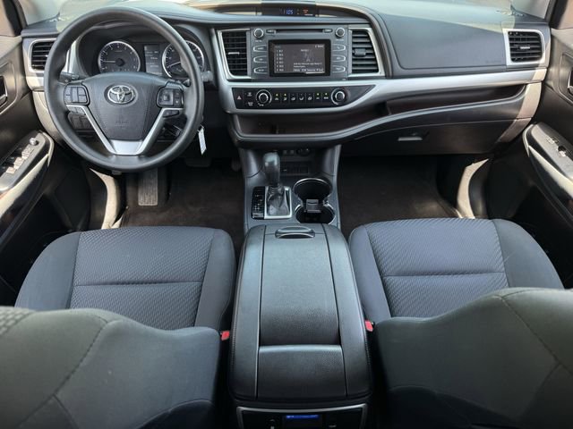 Used 2019 Toyota Highlander LE FWD image 10