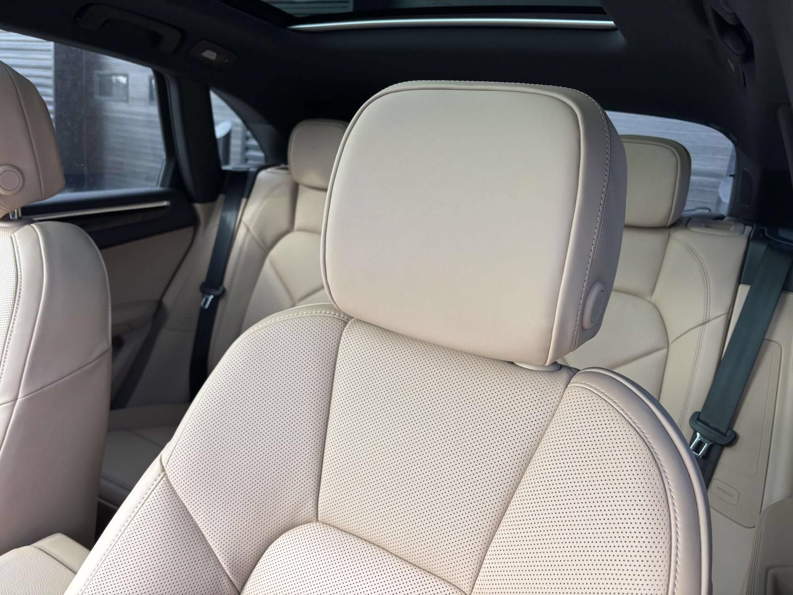New 2026 Porsche Macan AWD/4WD image 21