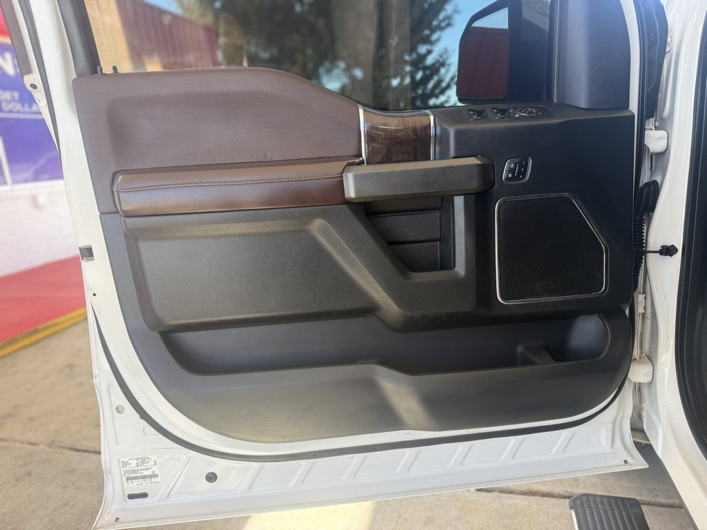 Used 2015 Ford F150 Platinum w/ Equipment Group 701A Luxury image 13