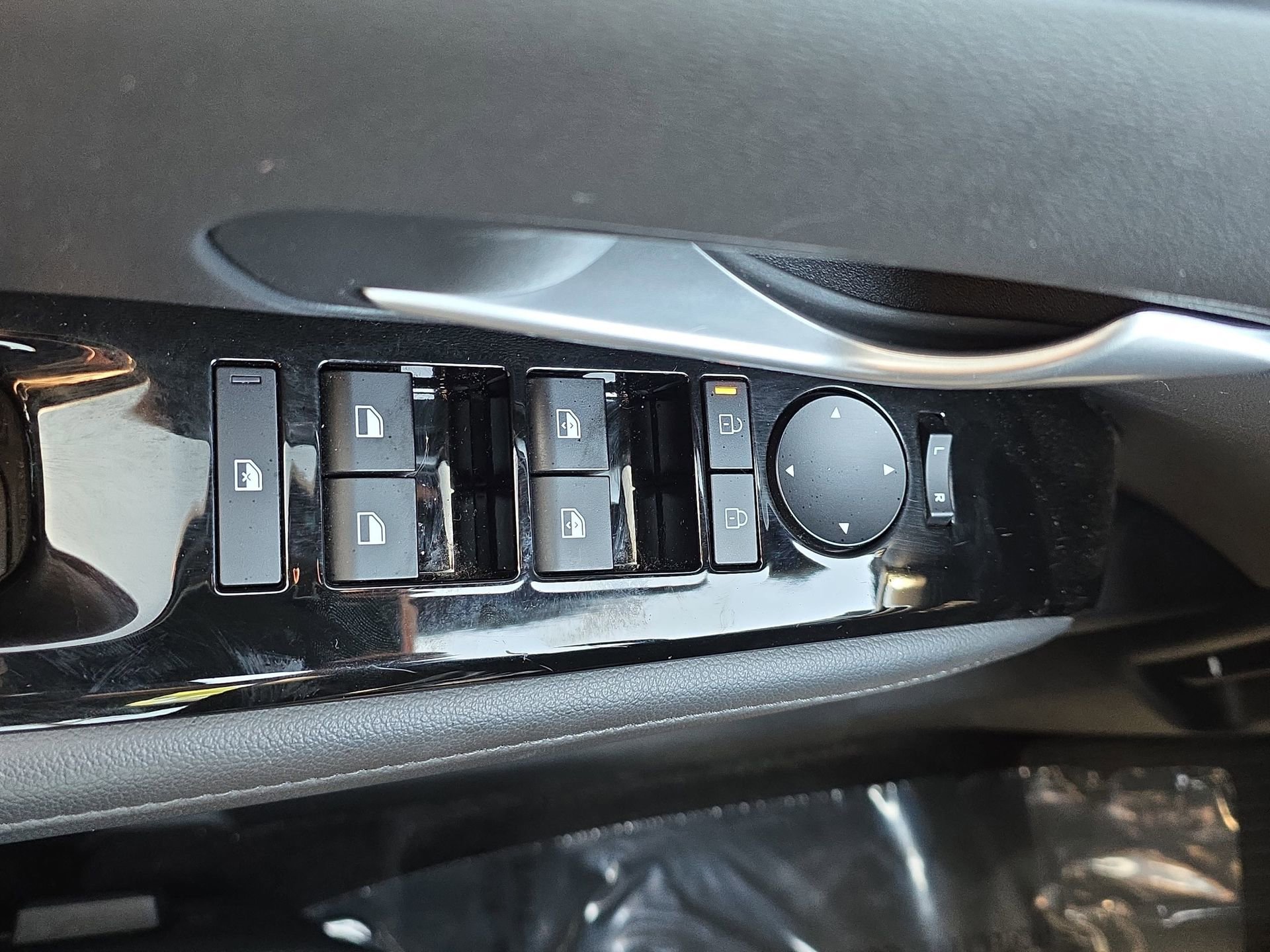 Used 2025 Hyundai Santa Cruz SEL FWD image 25