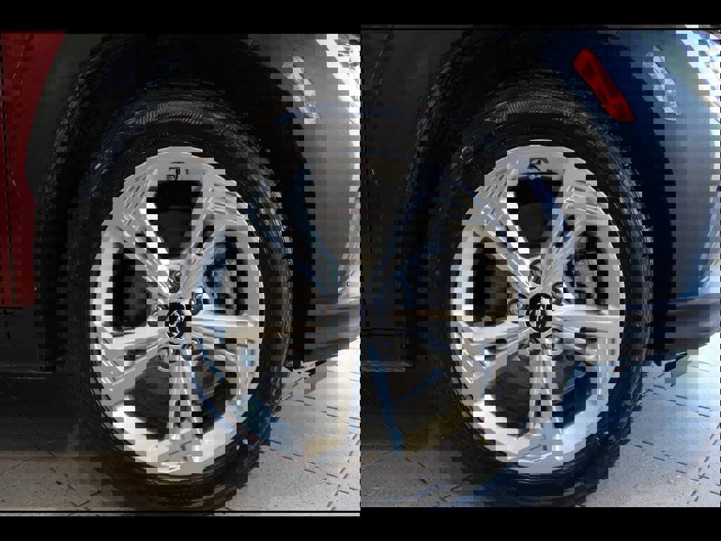 Used 2023 Hyundai Kona SEL AWD/4WD image 10