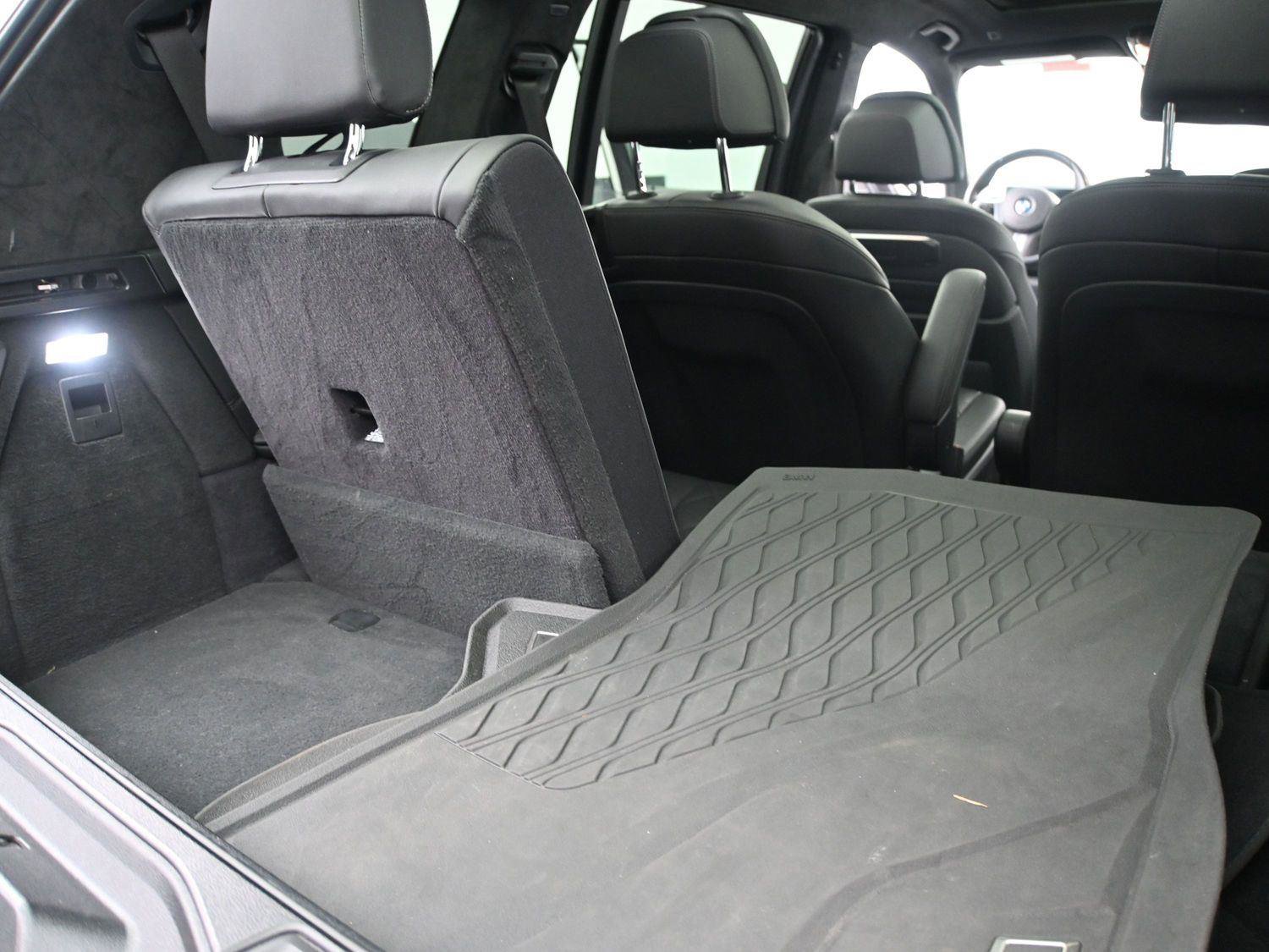 Used 2023 BMW X7 xDrive40i w/ Executive Package image 24