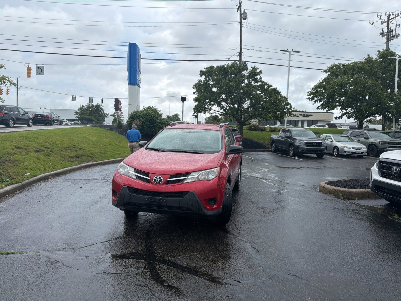 Used 2015 Toyota RAV4 LE FWD image 4