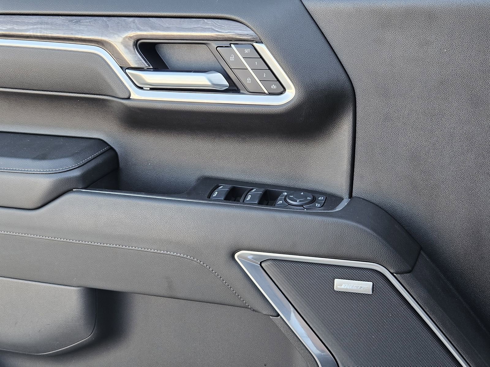 Certified 2025 Chevrolet Silverado 1500 LTZ image 27