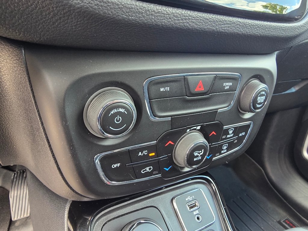 Used 2019 Jeep Compass Latitude AWD/4WD image 25
