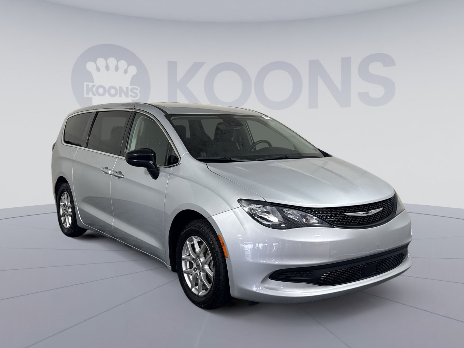 Used 2024 Chrysler Voyager LX FWD image 10