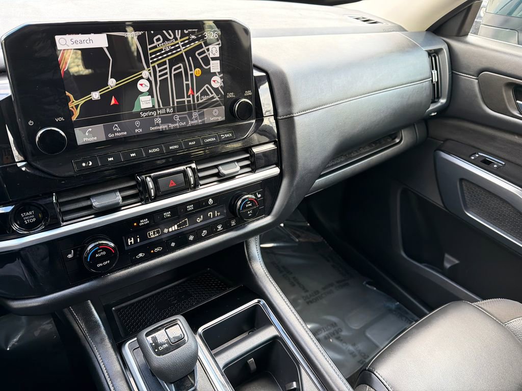 Used 2025 Nissan Pathfinder SL image 25