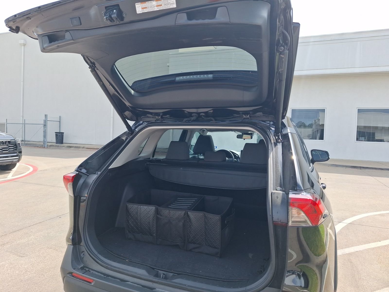 Used 2025 Toyota RAV4 XLE w/ Convenience Package image 36