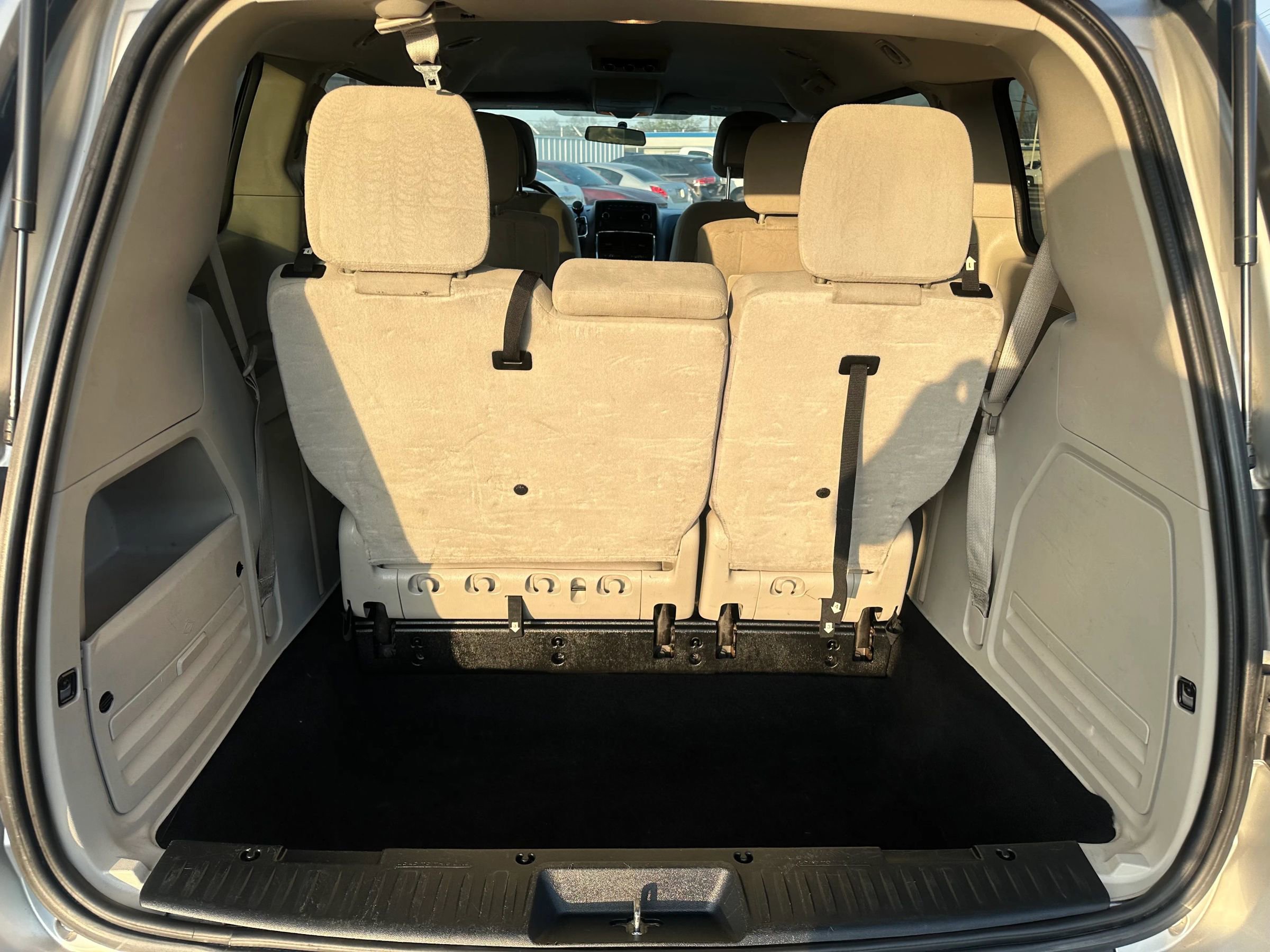 Used 2012 Dodge Grand Caravan SE image 10