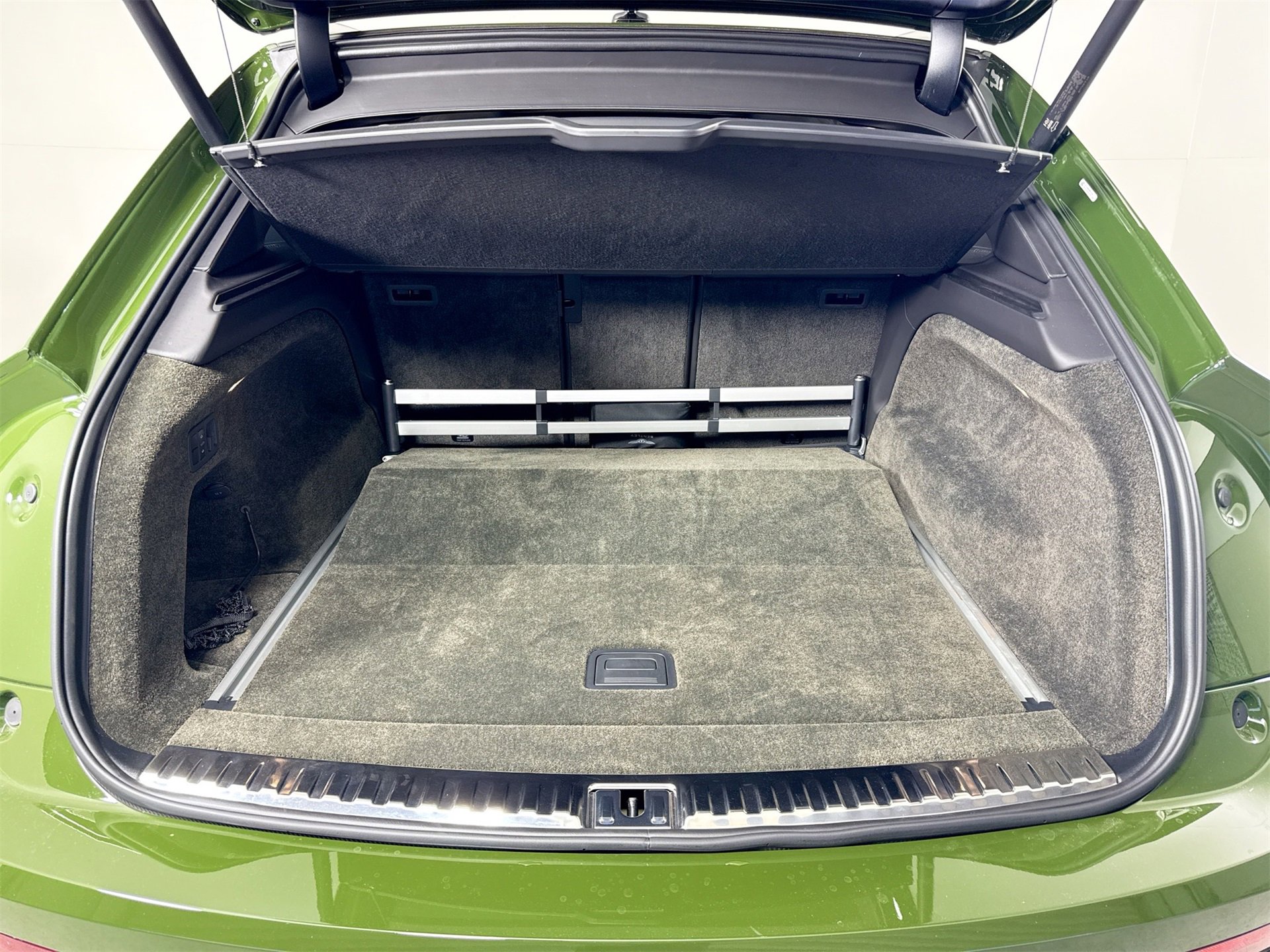 Used 2023 Bentley Bentayga Speed image 28