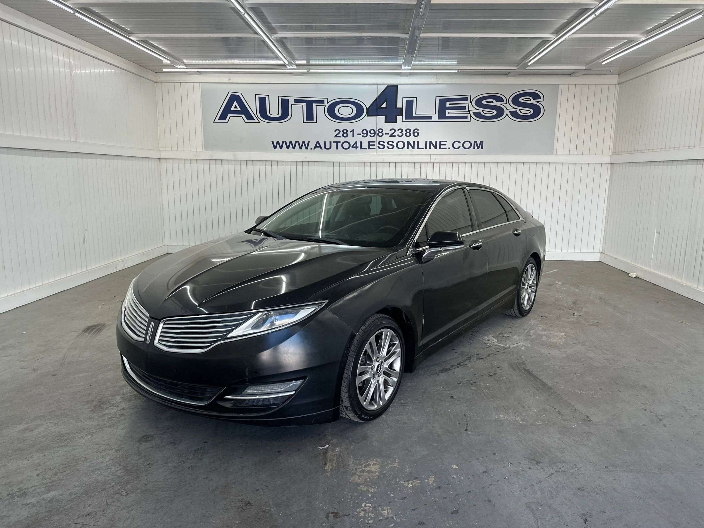Used 2013 Lincoln MKZ FWD image 1