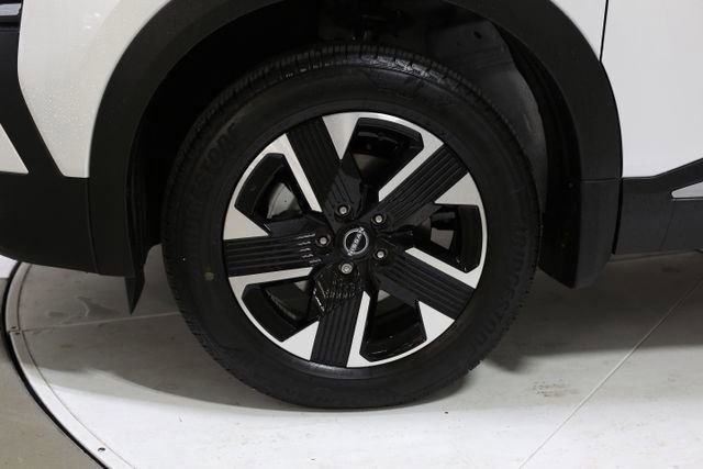 New 2026 Nissan Kicks SV w/ SV Premium Package AWD/4WD image 2