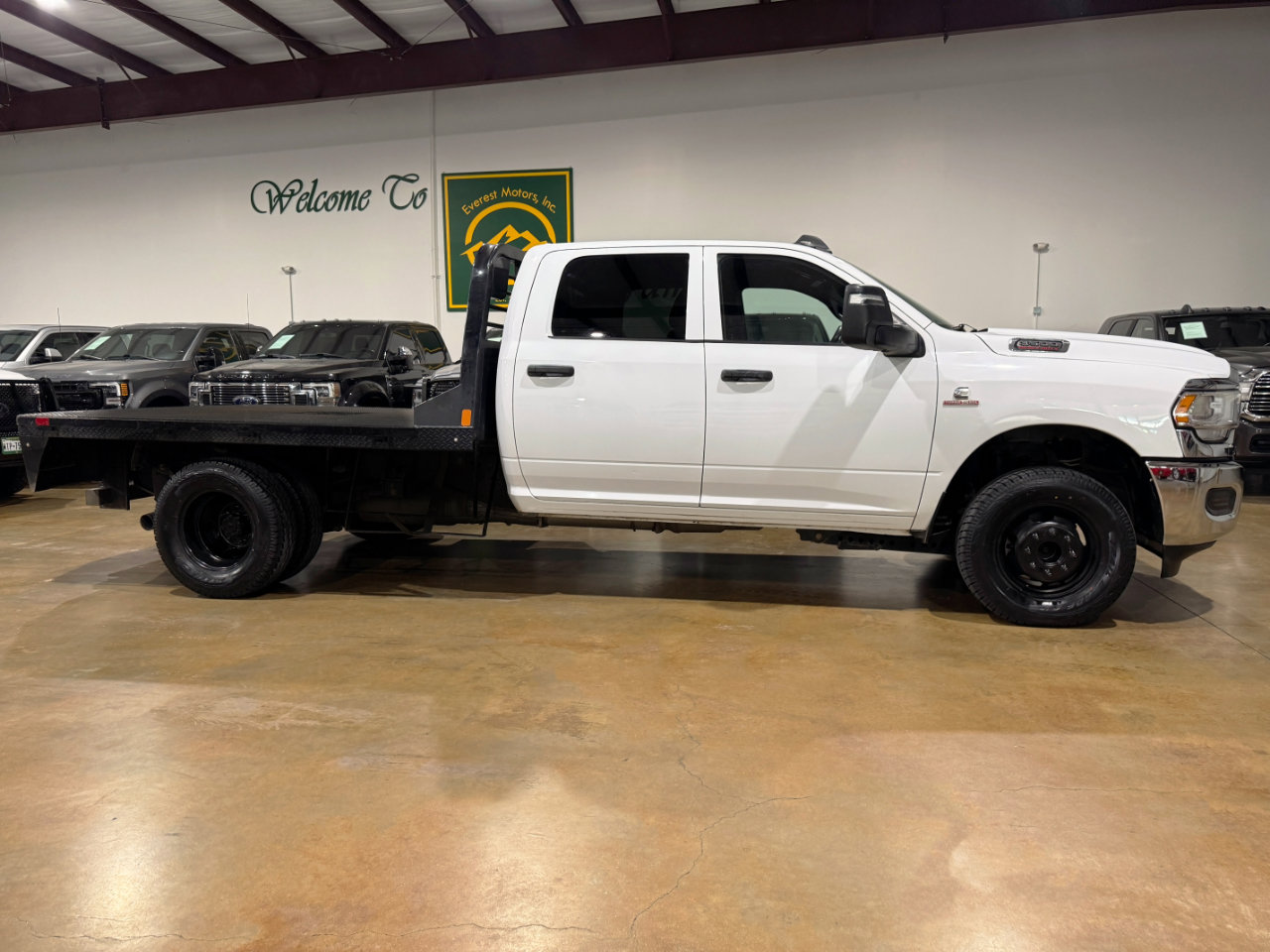 Used 2024 RAM 3500 Tradesman w/ Chrome Appearance Group image 2