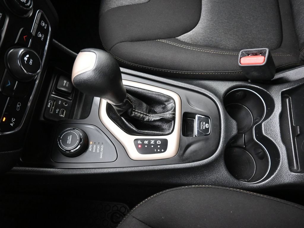 Used 2017 Jeep Cherokee Sport w/ Cold Weather Group image 20