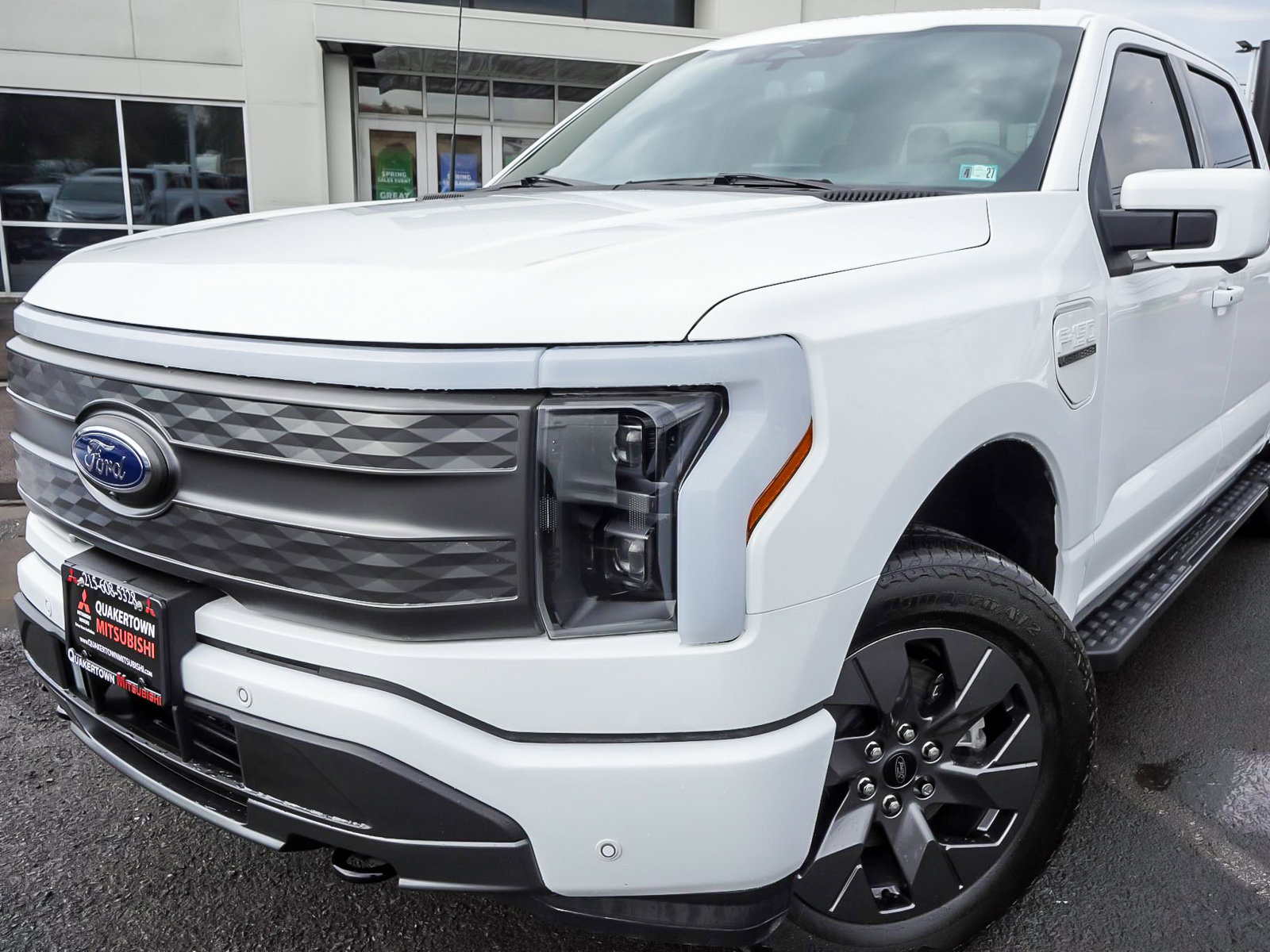 Used 2023 Ford F150 Lightning Lariat image 48