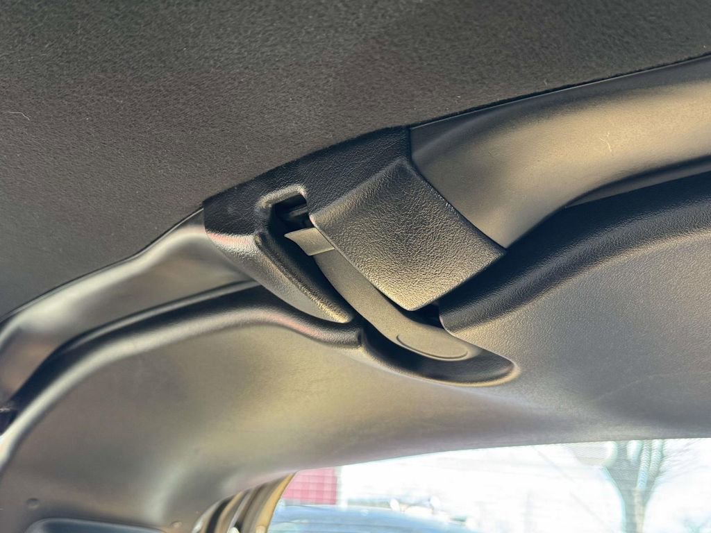 Used 2004 Chevrolet Corvette Coupe w/ Roof Package image 30