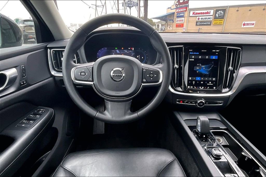 Used 2024 Volvo S60 B5 Core image 8