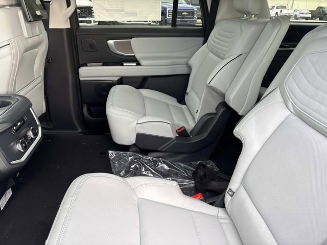 New 2026 Ford Expedition Max Platinum w/ Platinum Ultimate Package AWD/4WD image 18