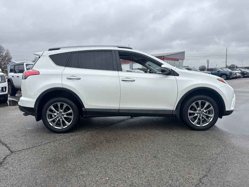 Used 2018 Toyota RAV4 Limited image 9