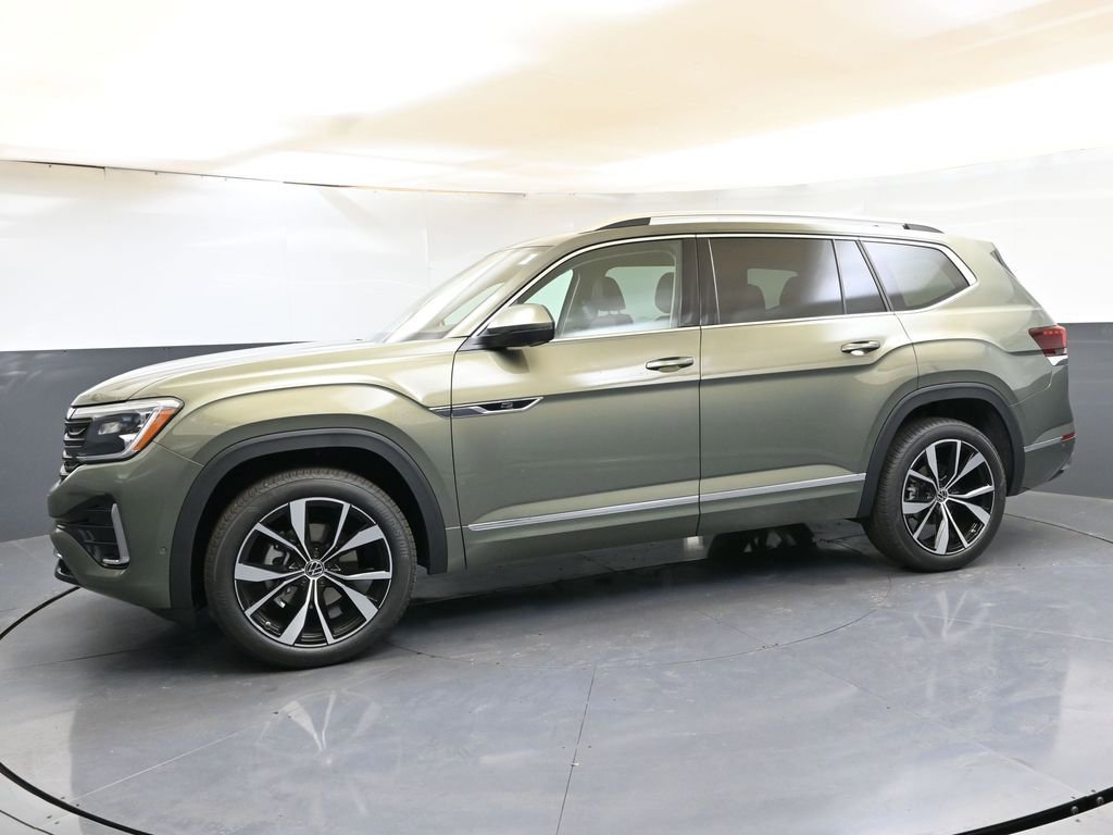 Used 2025 Volkswagen Atlas SEL Premium R-Line image 2