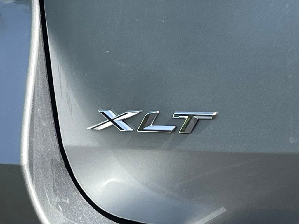 Used 2022 Ford Explorer XLT image 23