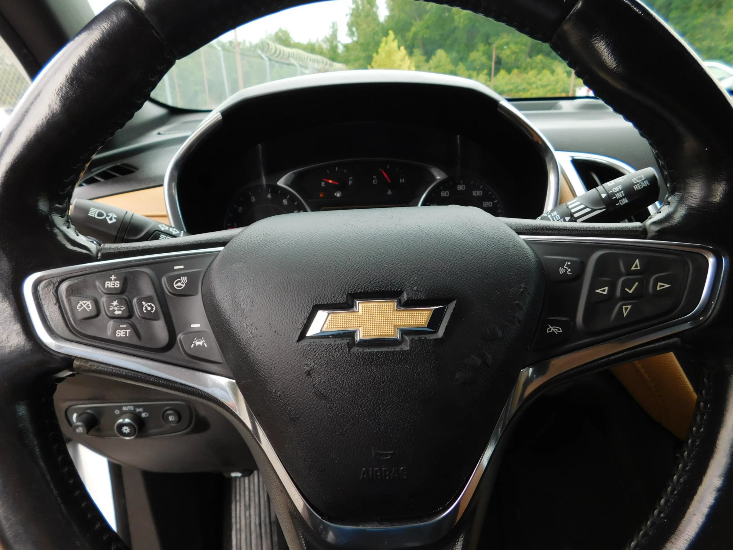 Used 2020 Chevrolet Equinox Premier FWD image 29