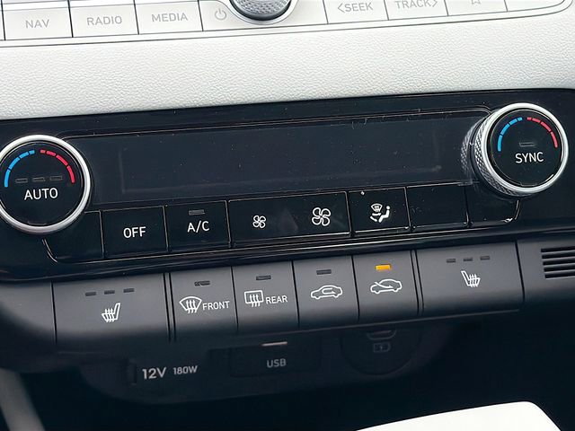 New 2026 Hyundai Elantra Limited image 21