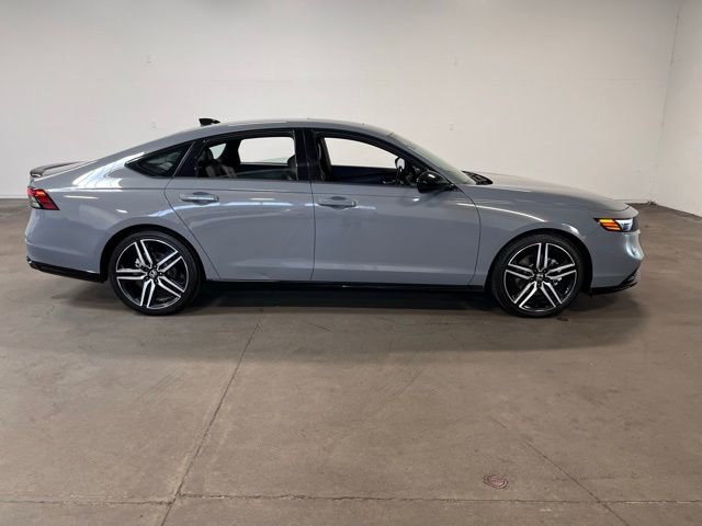 Used 2023 Honda Accord Sport image 2