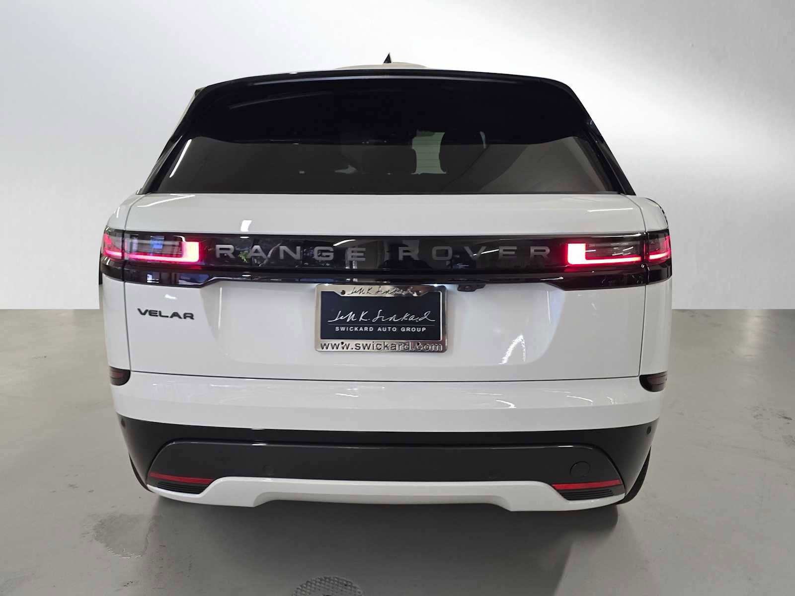 New 2026 Land Rover Range Rover Velar Dynamic SE image 4
