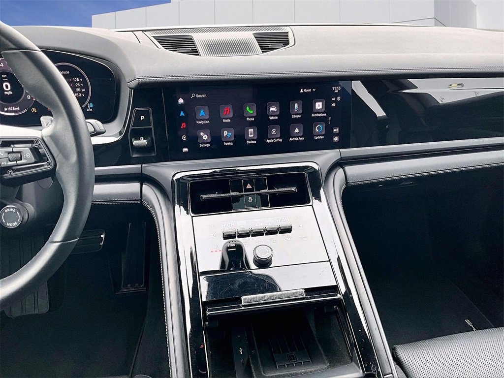 Used 2025 Porsche Panamera image 16