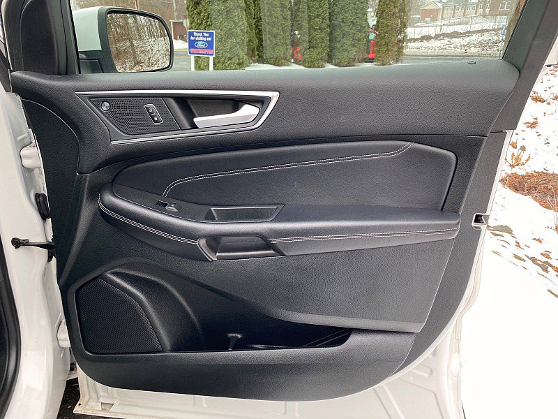 Certified 2022 Ford Edge Titanium w/ Cargo Accessory Package image 30