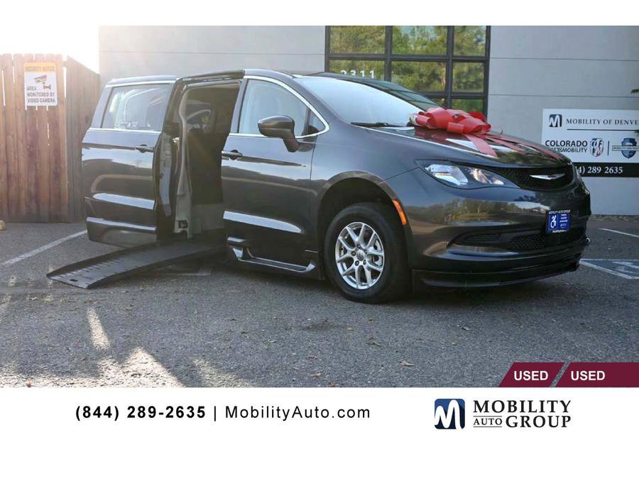 Used 2022 Chrysler Voyager LX