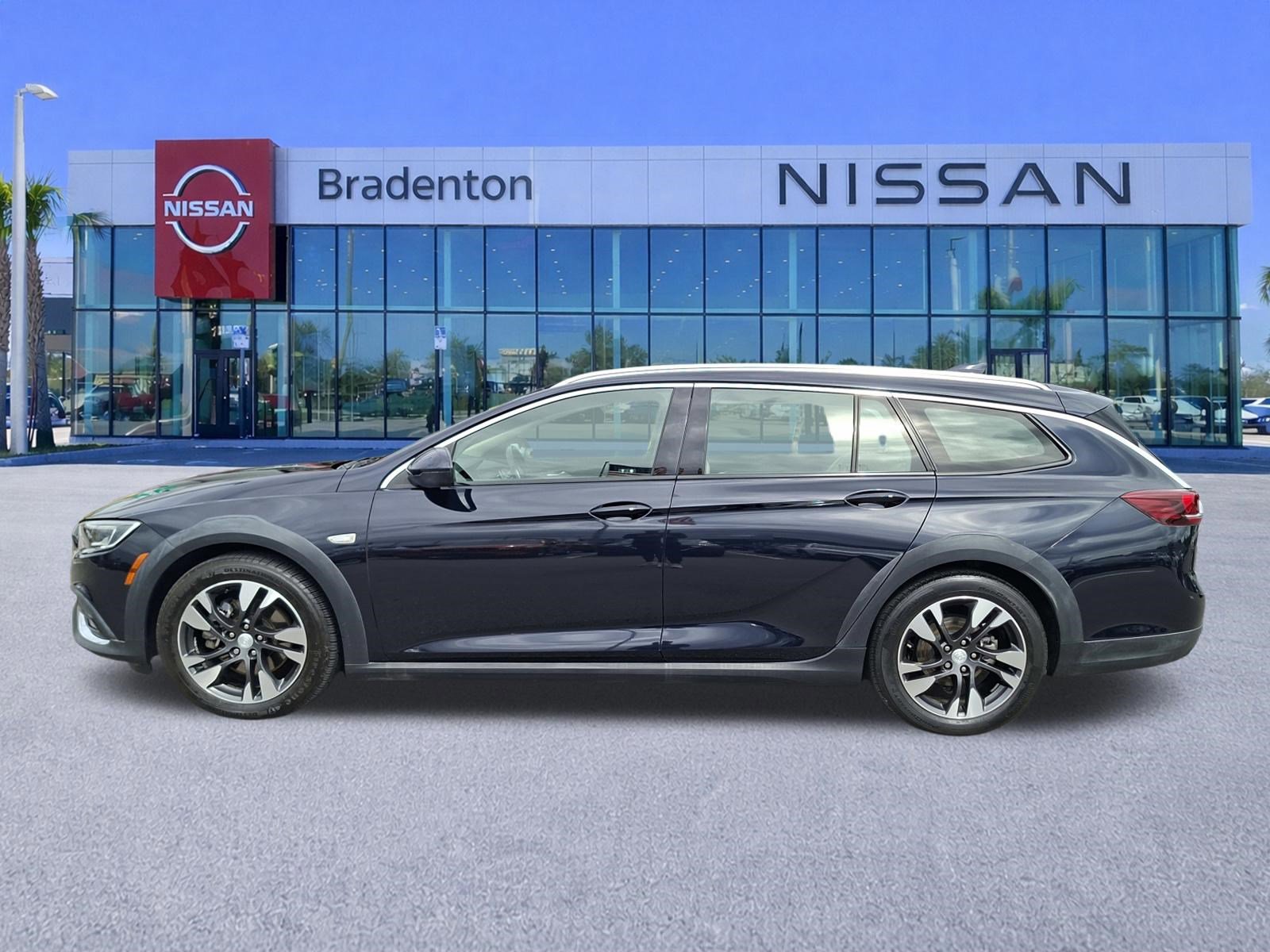 Used 2019 Buick Regal Essence w/ Driver Confidence Package I AWD/4WD image 8