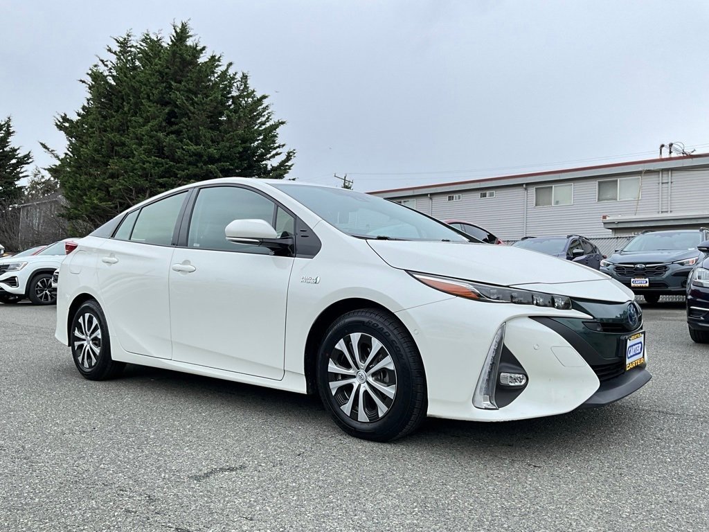 Used 2017 Toyota Prius Prime Advanced image 2