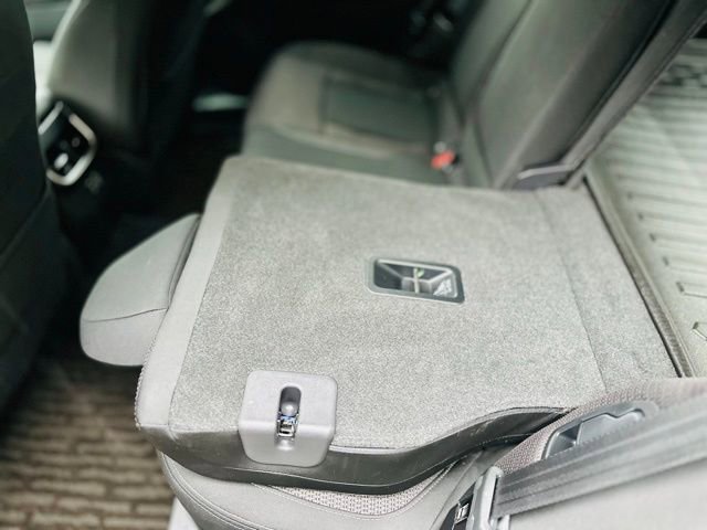 Used 2025 Subaru Outback Premium image 21