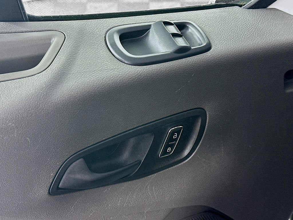 Used 2023 Ford Transit 350 XLT image 24